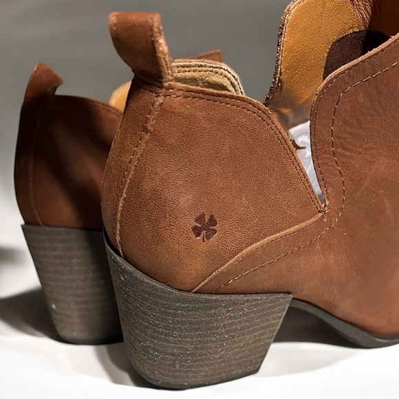 🌻NEW Lucky Brand Branndi Heeled Brown Leather Bootie Women's Size 9 /40 - Picture 2 of 12